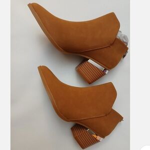 ZBY Ankle Boots Women’s SZ 8.5 With 2” Block Heel Brown Zip Back Pointed Toe